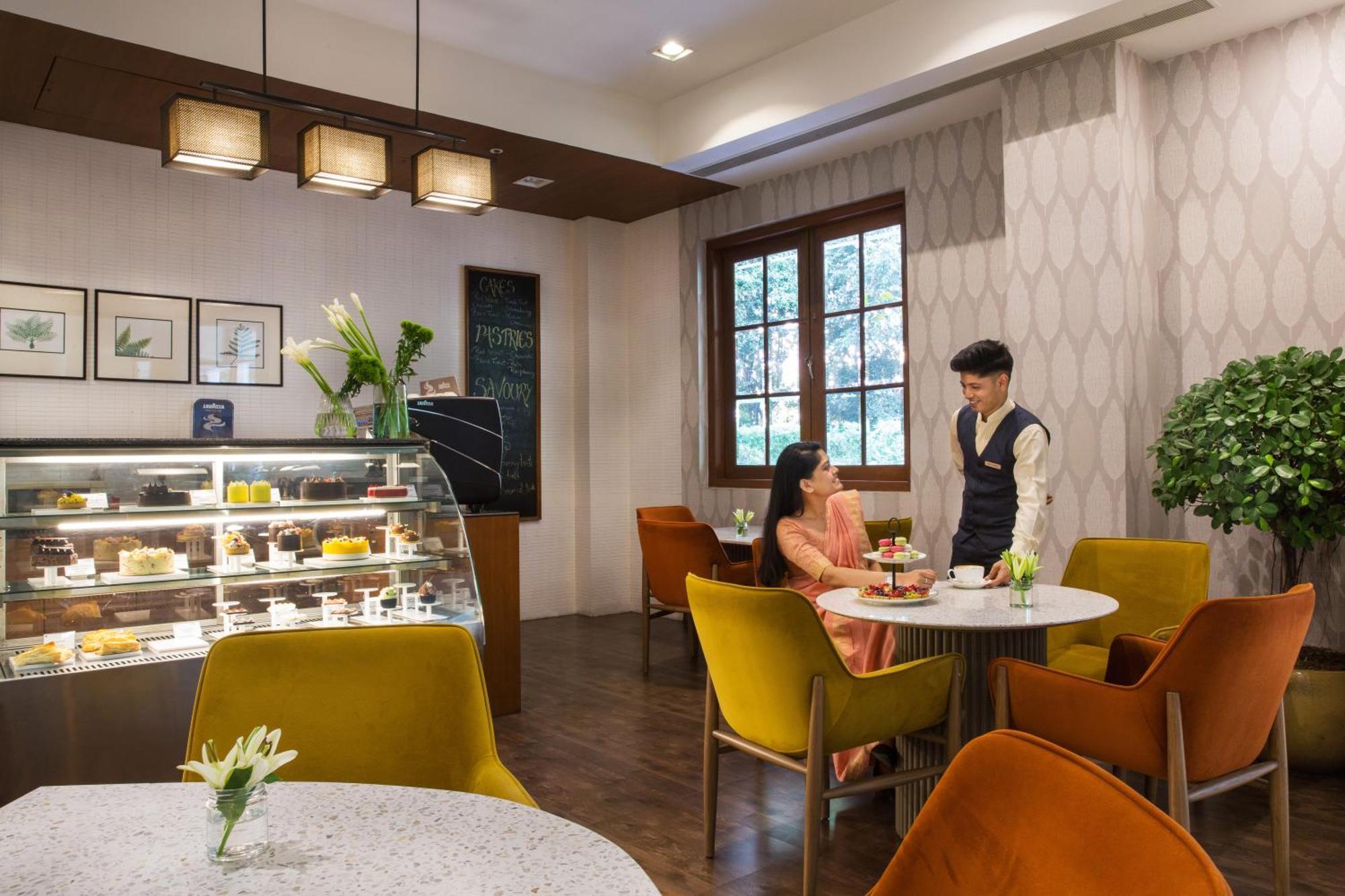 古尔冈 Dlf Club 5酒店 外观 照片